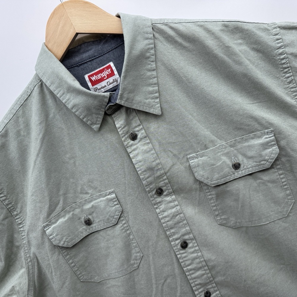 Wrangler Comfort Flex Men Large Sage Green Short Sleeve Button Down